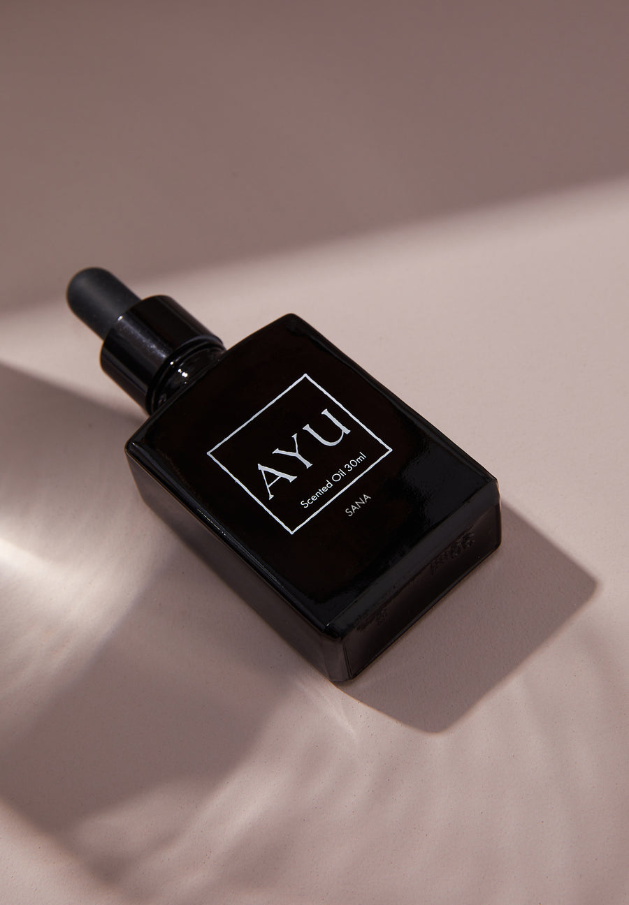Sana Ayurvedic perfume oil - saffron, vetiver, rose & jasmine