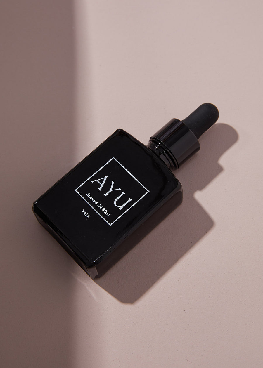 Vala Ayurvedic perfume oil - Bakula flower & ambrette seed